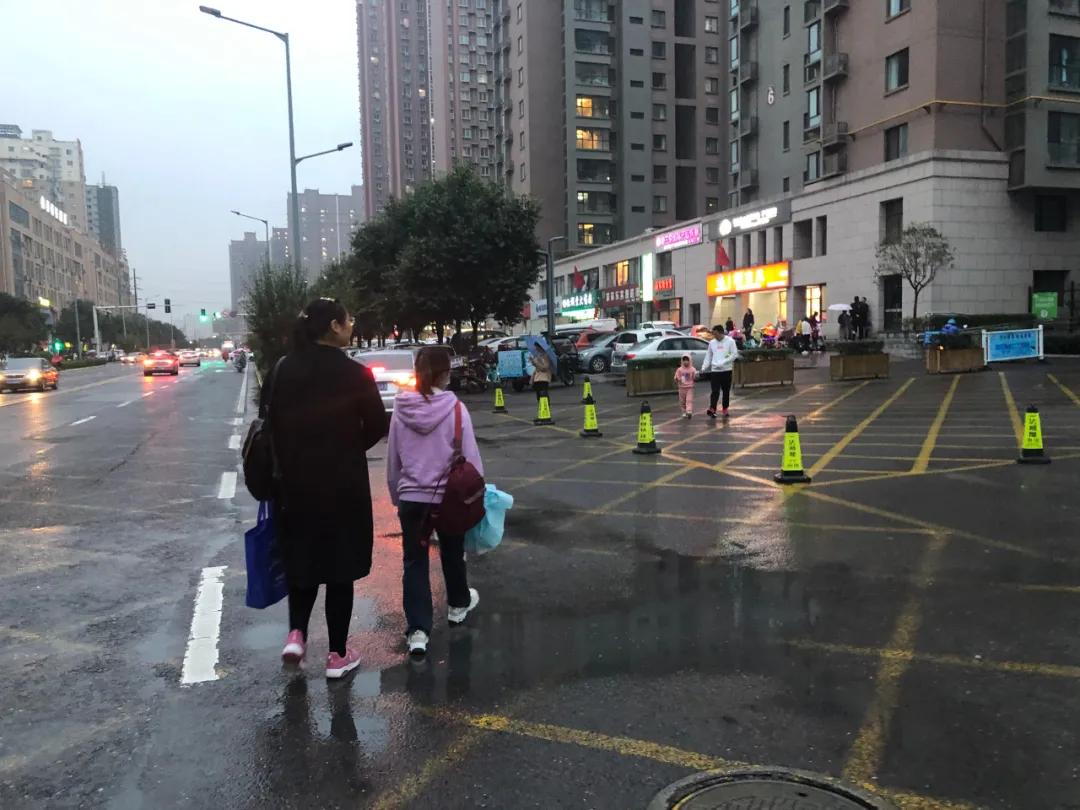 教育扶贫家访活动简讯,结对帮扶送温情入户慰问暖人心