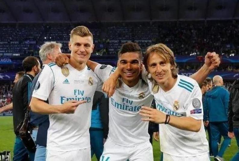 圣诞树阵型打传控还是打反击,圣诞树阵型fm