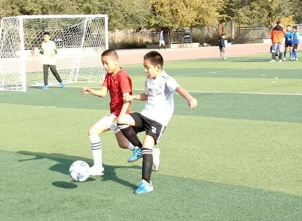 乌鲁木齐第19小学足球比赛,乌鲁木齐召开校园足球会议