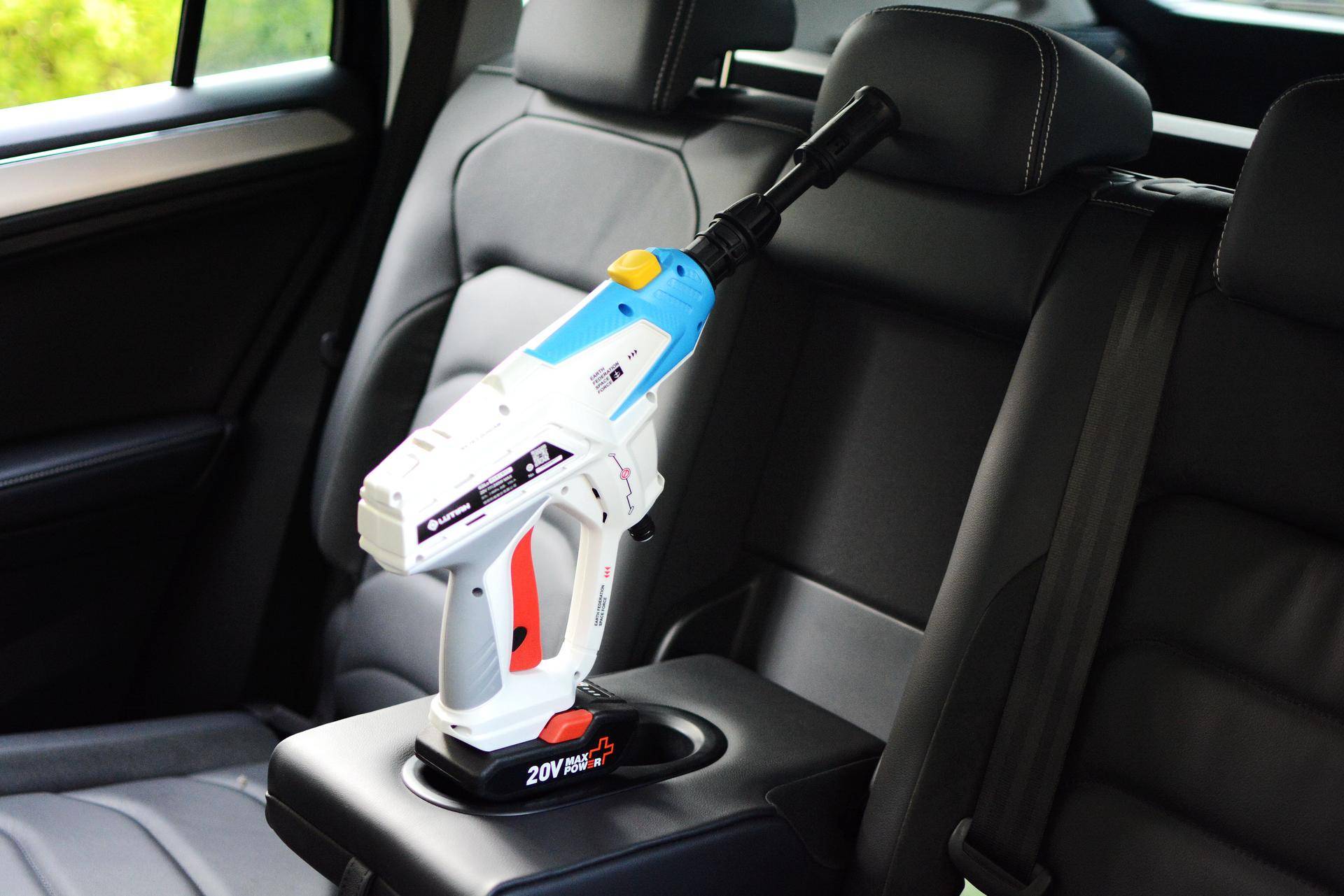 超高压水枪洗车,高压洗车水枪清水能洗干净车吗