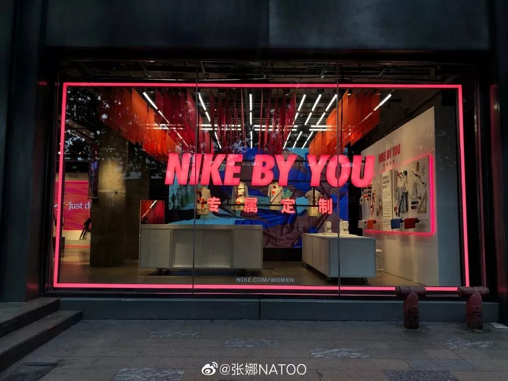 中国人只会跟风买名牌？80后女孩用旧衣改造成潮牌，燃炸上海滩