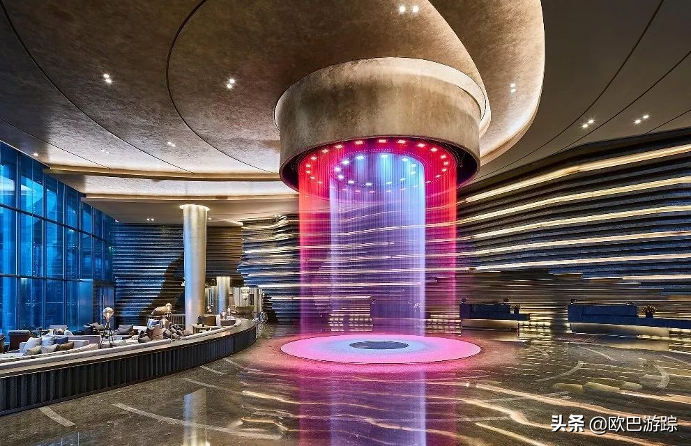 全球唯一八星级酒店耗费200亿打造,世界十大奇迹建筑深坑酒店