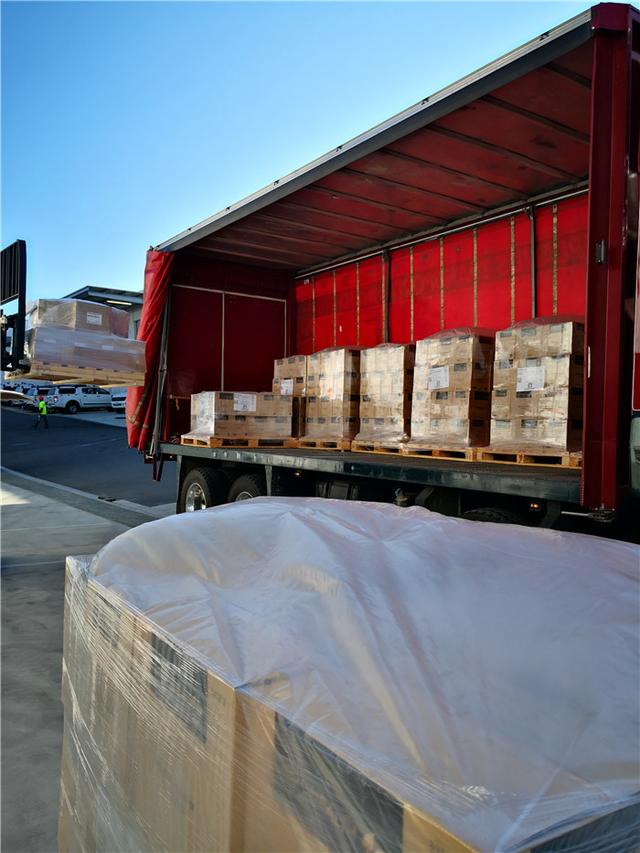 从代理品牌起家,从生产商到经销商到零售商