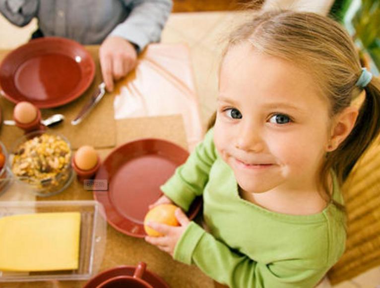 宝妈鱼刺卡住喉咙,鱼刺卡住了去医院取出要多少钱