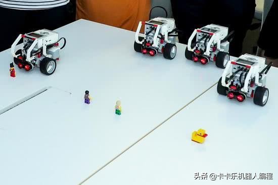 小朋友乐高机器人编程活动,小孩乐高课程和机器人编程