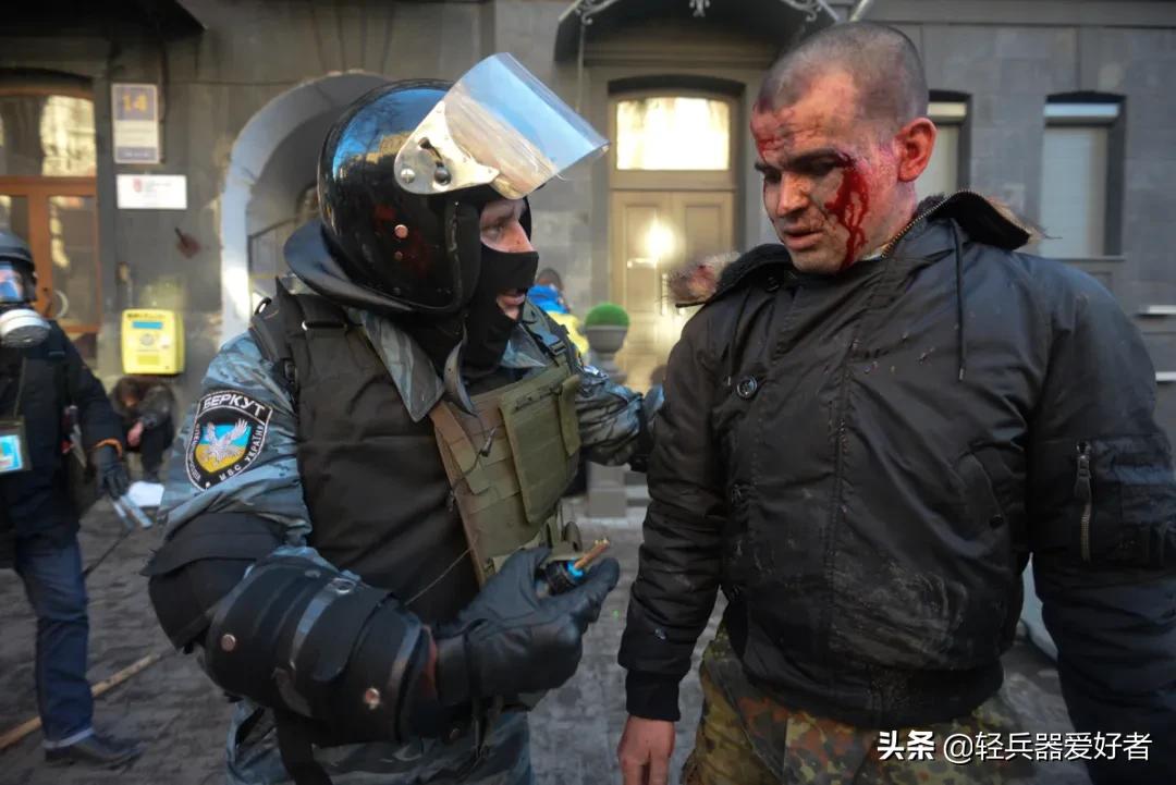 奉献、背叛与污名相加—乌克兰内务部国土局特别用途警察“金雕”