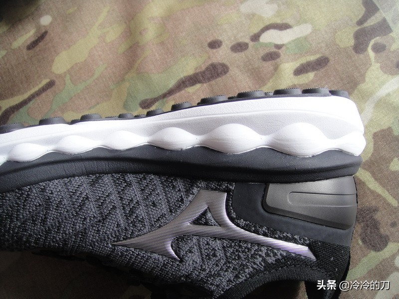 mizuno缇庢触娴撹窇闉媤avesky4,mizuno璺戞闉嬬編娲ユ祿wave58