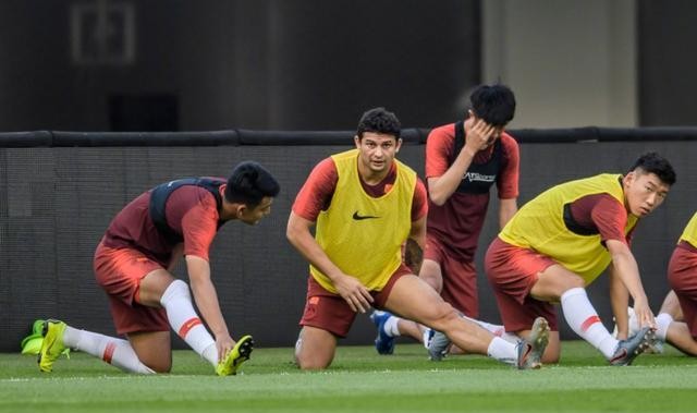 国足热身赛张稀哲,国足世预赛张稀哲视频