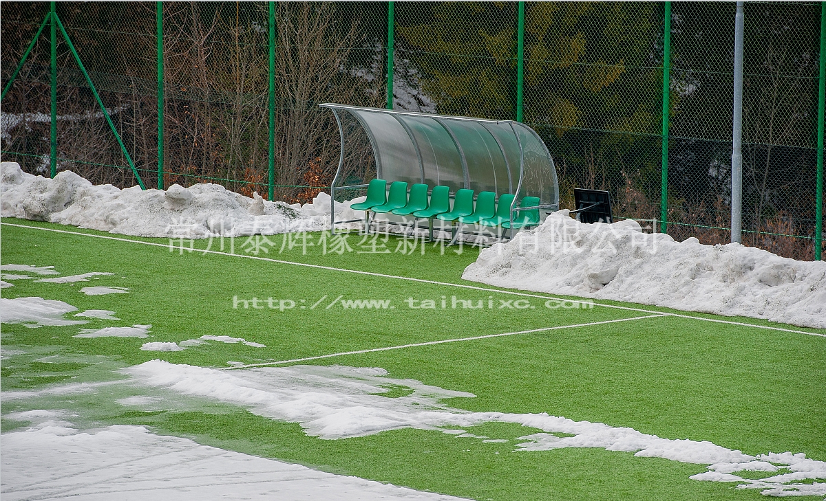 人造草足球场维护,人造草皮如何维护