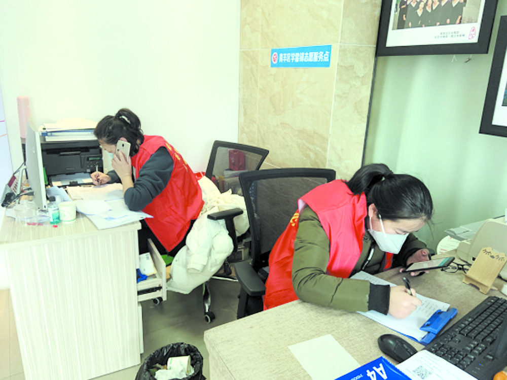 最小社区工作者抗疫感人事迹 (民政部社区抗疫先锋人物事迹)