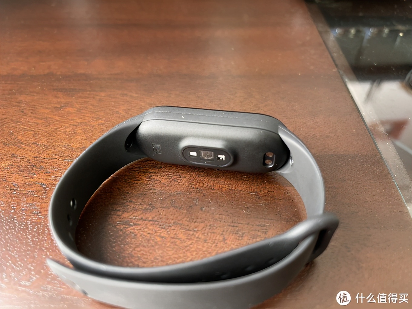 小米手环和applewatch哪个比较准,小米手环6对比小米手环5