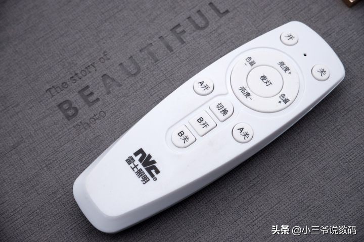 雷士满天星吸顶灯安装过程,雷士满天星吸顶灯测评