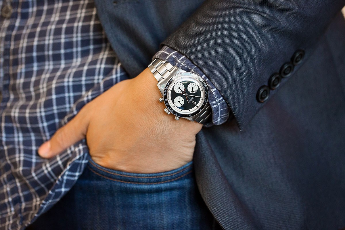 女子拿二十万劳力士金表,女子花30万买到11年前库存劳力士