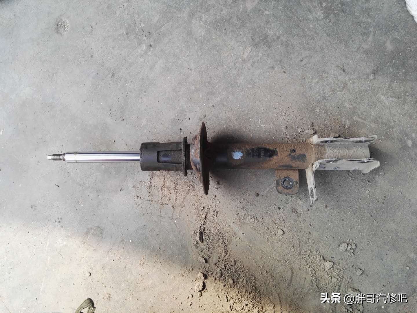 更换减震器怎么走保险,更换减震器教程和注意事项