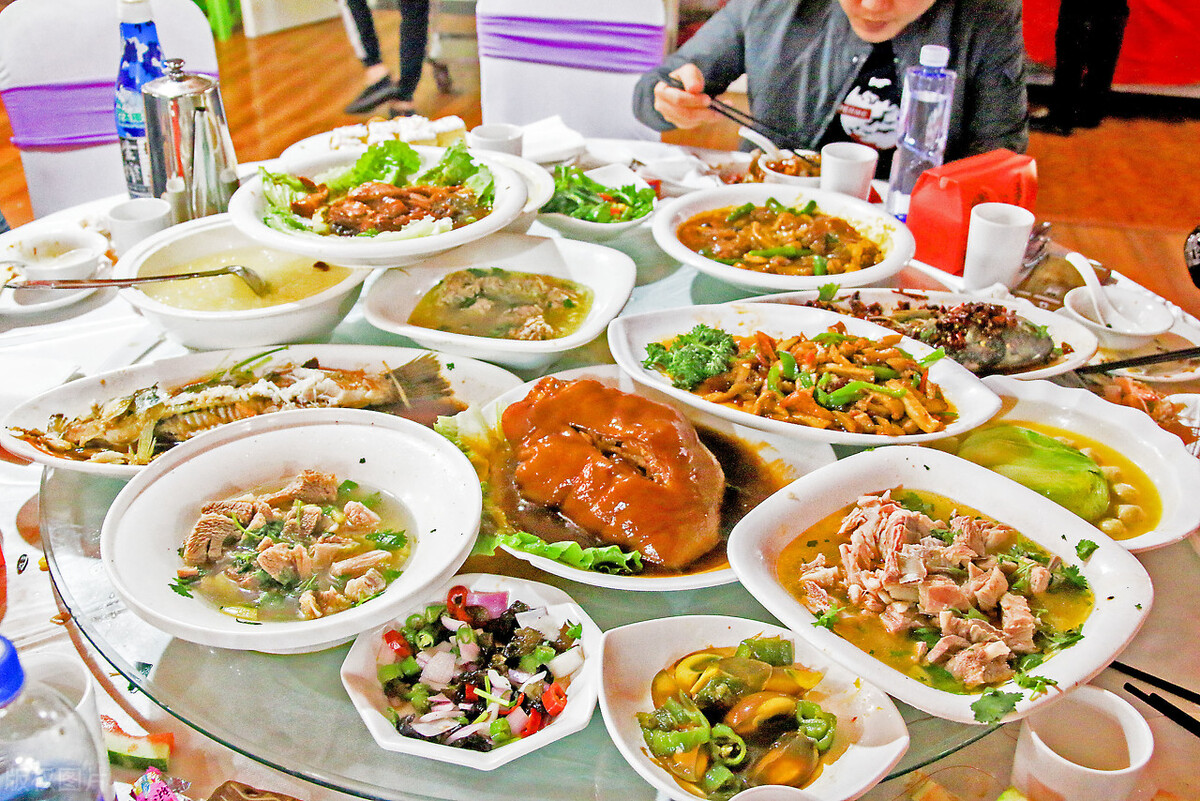 发生交通事故对方酒驾不愿赔偿,对方酒驾把我车撞了私了违不违法