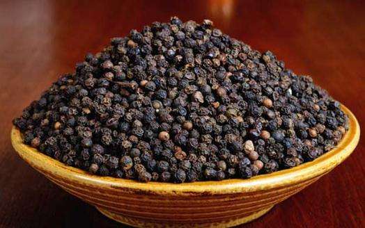 胡椒风行世界史,成千上万人为何因这粒神奇种子而奔波送命?