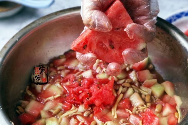 简易版西瓜黄豆酱黄豆不需要泡,做西瓜酱1个豆用几斤西瓜