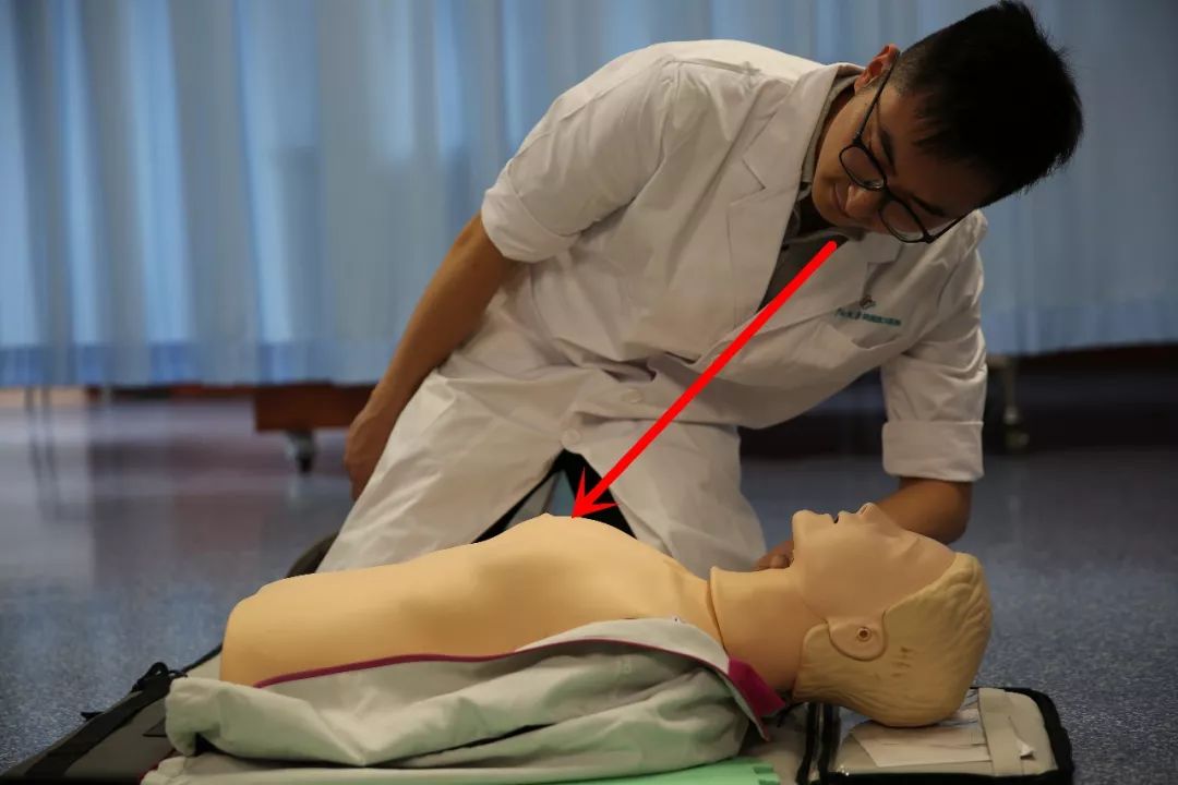 AED入厦三年，90%的厦门人不知，救命神器竟成“摆设”？