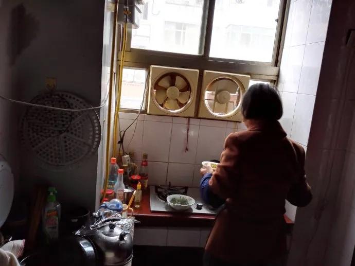 厨房的竹锅刷怎么清洗,厨房刷锅清洁钢丝球