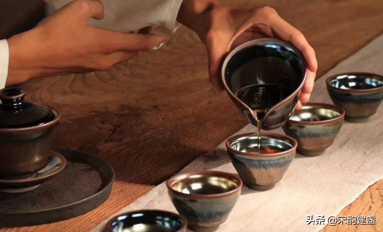 喝茶什么器型的建盏用着舒服,建盏喝茶哪种器型最合适