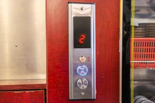 火爆襄阳的3层“壕锅”来袭！还有360°满到爆的龙虾牛蛙双子塔！