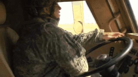 一炮炸坦克视频,一炮击穿战舰的坦克