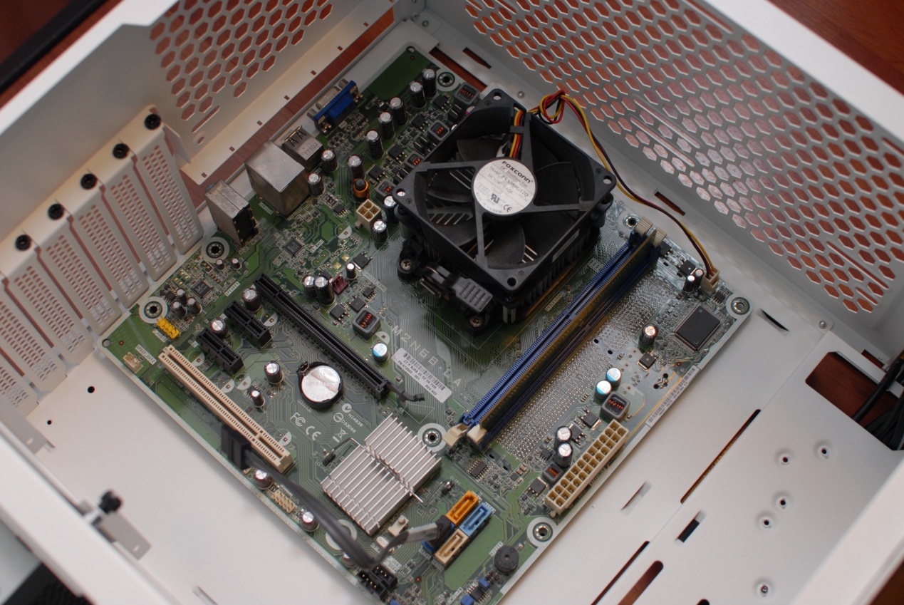 thermaltake机箱挑战者h6,真材实料看得到的产品