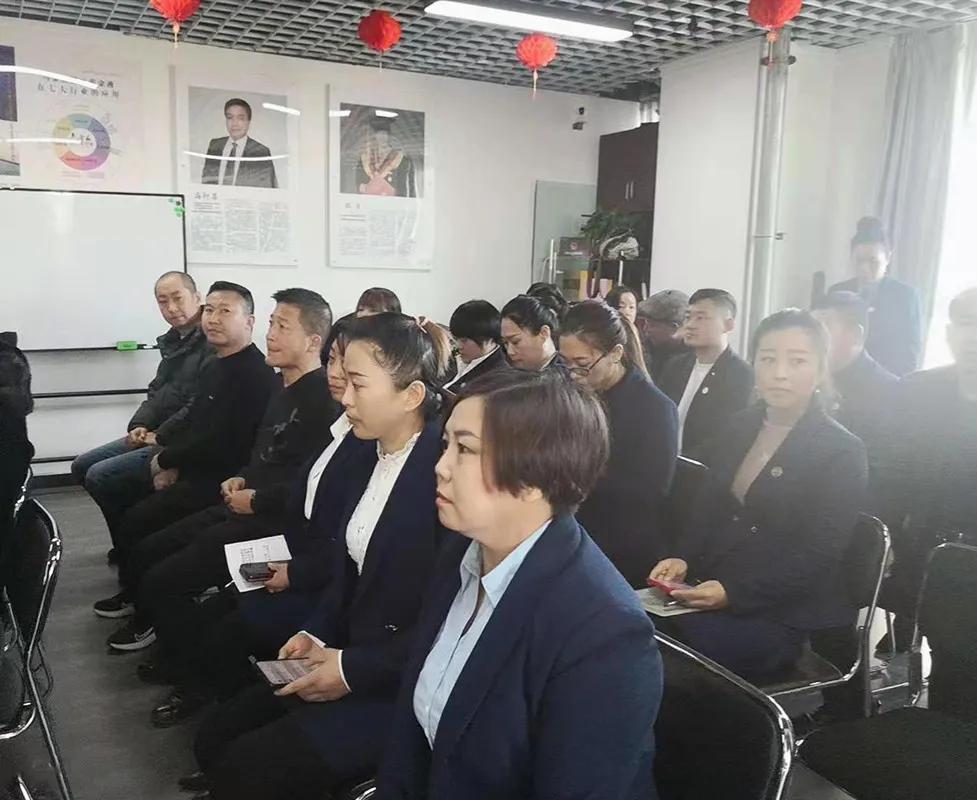 乌金石新闻：重人才促发展，乌金石新员工宣誓仪式举行