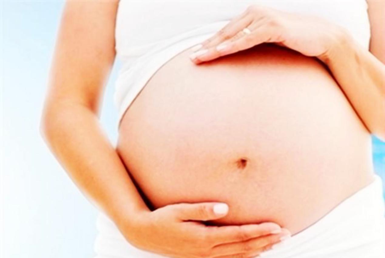 肚子发紧发硬是真宫缩还是假宫缩,肚皮发硬这是宫缩还是胎儿在拱背