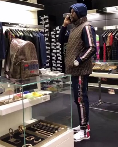 梅威瑟过生日炫富,梅威瑟最新炫富视频