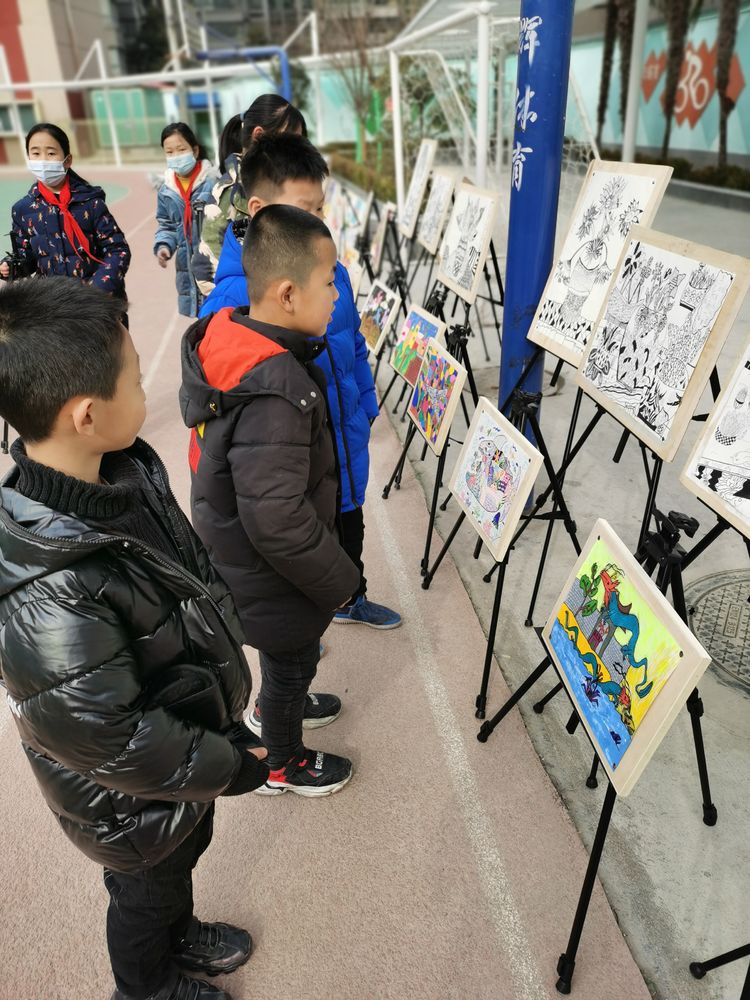 迎新“素质七彩艳  童年百花香”素成果活动在振兴路小学举行