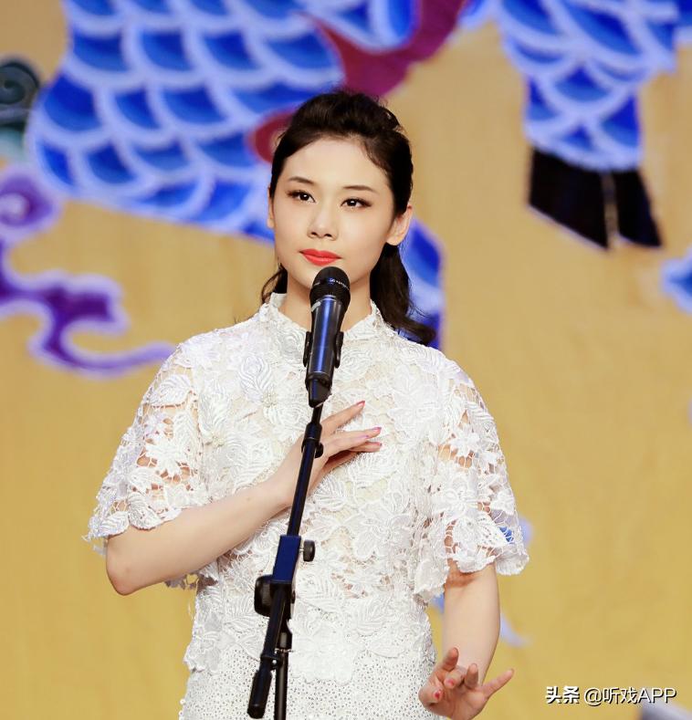 95后京剧新星白金——不经一番寒彻骨,怎得梅花扑鼻香