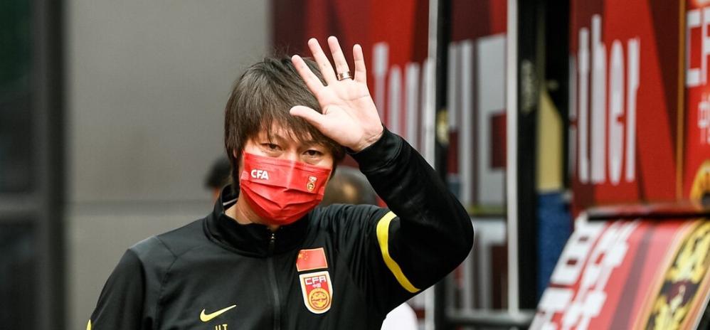 世预赛国足两球击败菲律宾,世预赛国足2比0菲律宾队