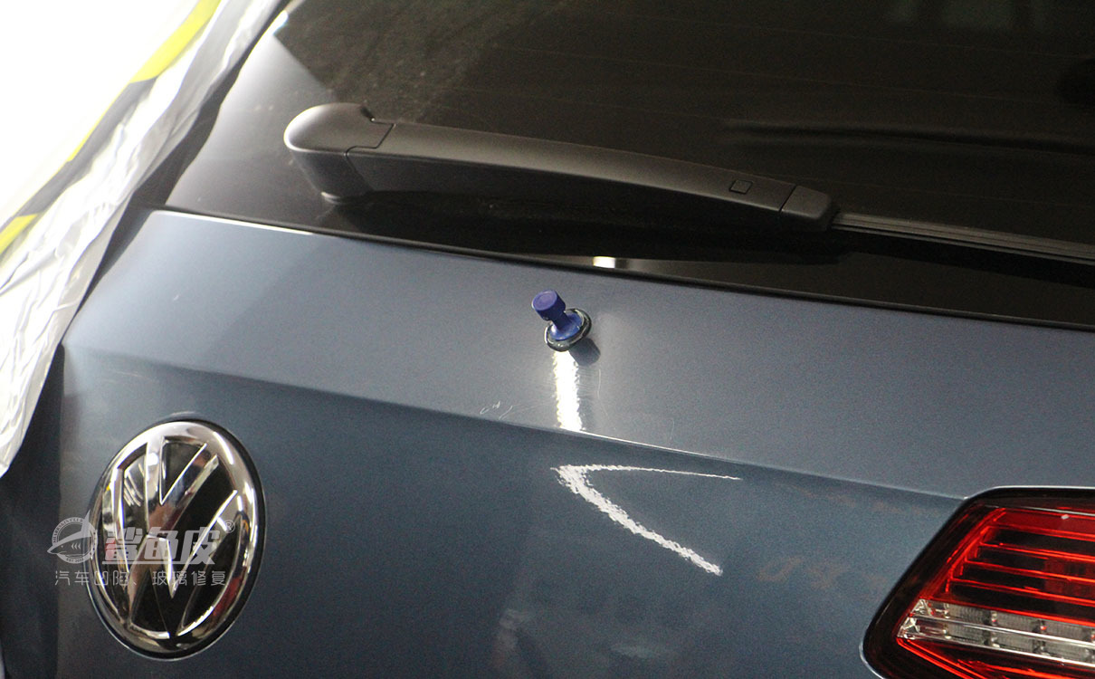 车身小凹痕能吸出来么,车上碰的小凹痕怎么处理