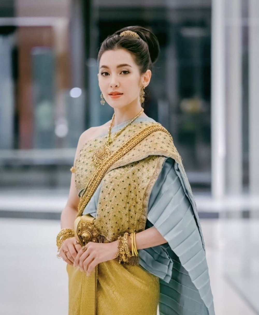 泰国传统服饰走秀视频,泰国传统新娘服饰