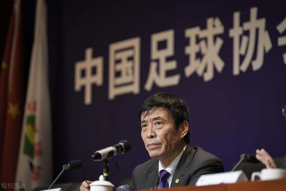 中超联赛主教练殴打裁判,中超名哨最新信息