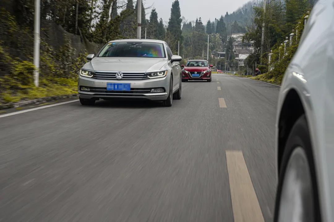 天籁2.0发动机和凯美瑞2.0哪个好,德系2.0T发动机