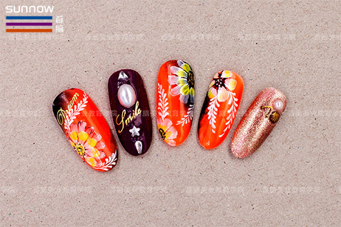 从学校学习的美甲出来前途怎么样,深圳学习专业的美甲前途好不好