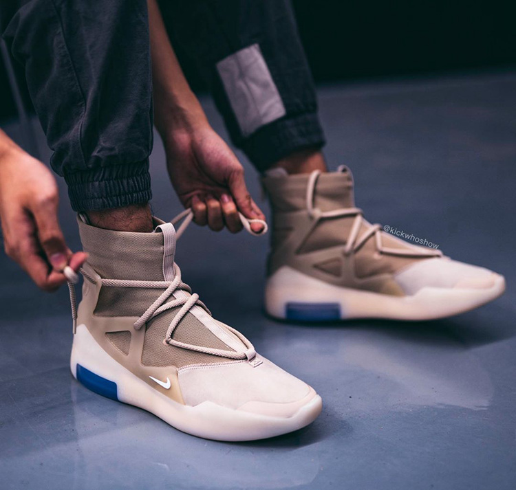 aj1和yeezy哪个值得入手 (aj1和yeezy哪个值得买)