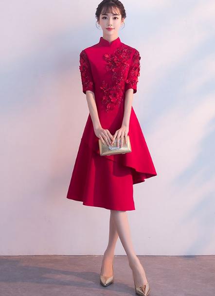 敬酒服跟酒店背景颜色一致好吗,敬酒服不选红色