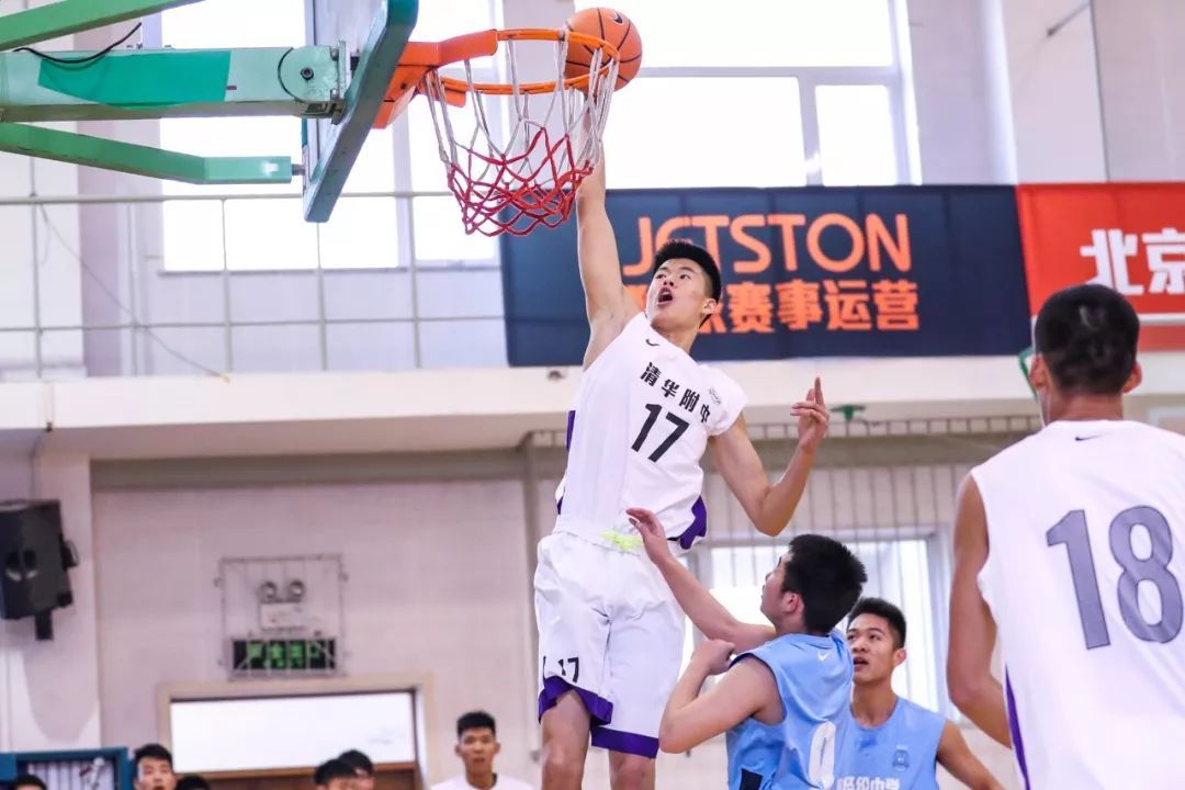 新·十六强齐亮相高中赛场见*力暴**隔扣丨18-19耐克高中联赛