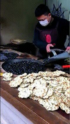 看了整整七分钟，他们最终还是上去了