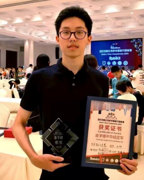 19年后，凌锋曾救治的脊柱裂患儿成“最强大脑”