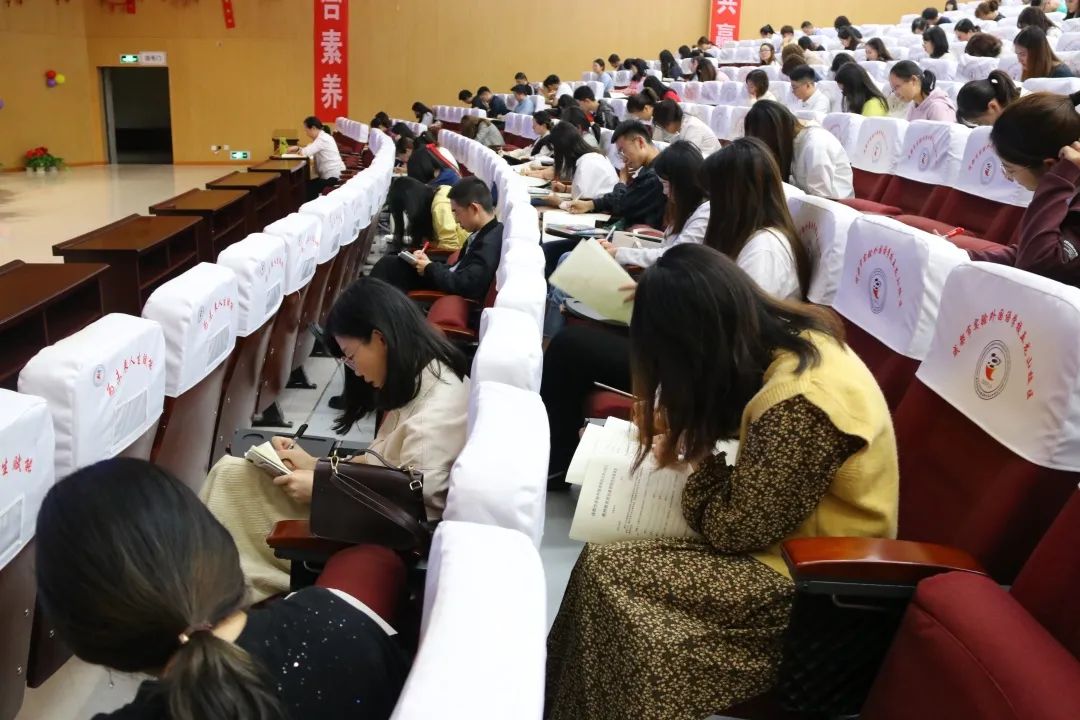 绝不凭感觉教书！实外五龙山每堂课、每道题背后必有理论做支撑