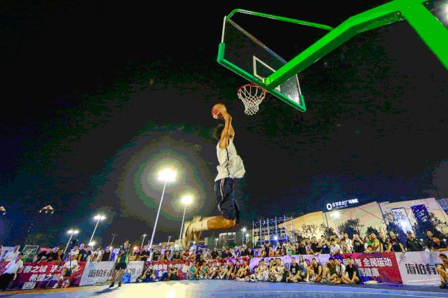 送外卖女生被车撞后续,送外卖女孩被为难后续