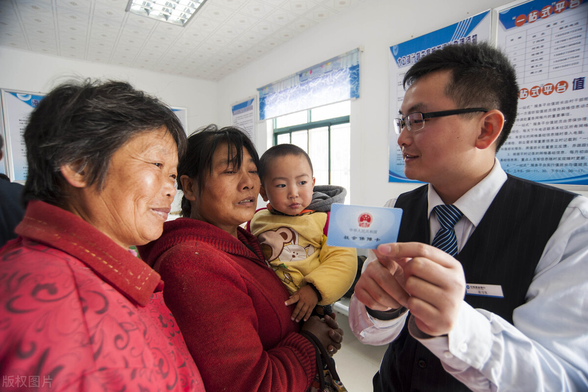 同时退休工龄少10年养老金少多少,退休少算七年工龄少领多少养老金