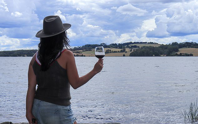 澳洲40岁女子中奖,澳大利亚女子中5000万美元大奖