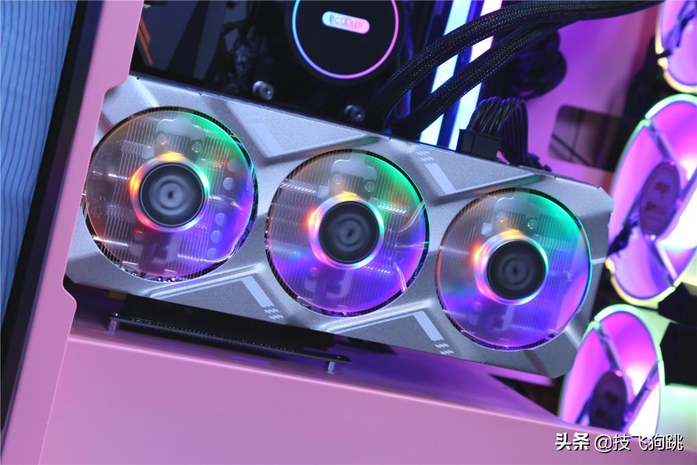 AMD入门顶配，技嘉A520M小雕主板配2060s显卡装机