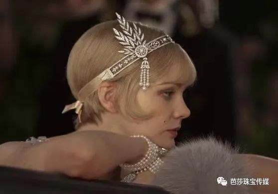 大牌高珠扎堆“上新”，外行看热闹、内行看什么？