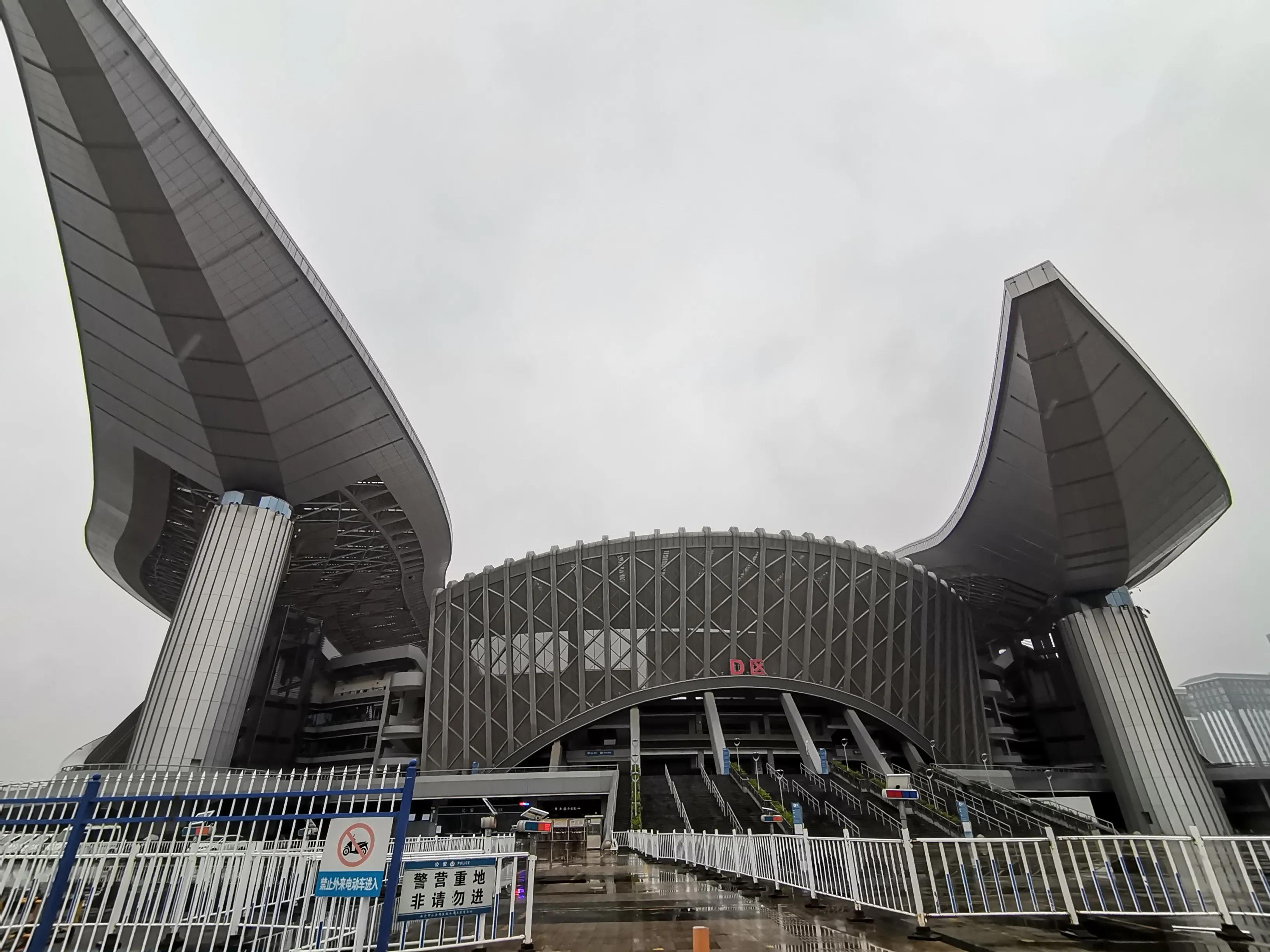 广西体育中心1号足球训练场,南宁足球体育训练基地